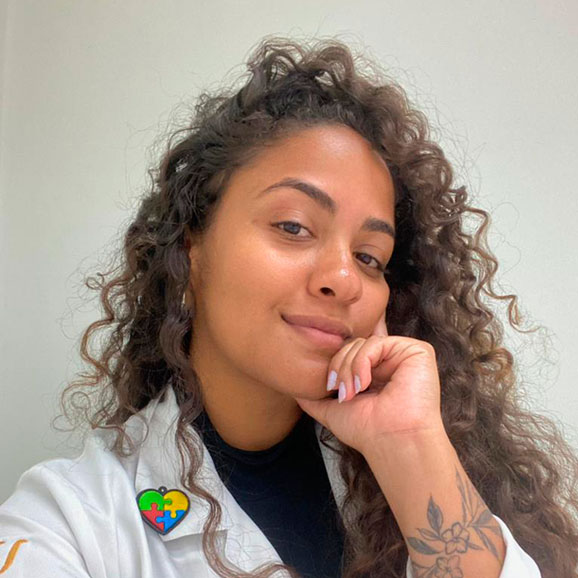 Tatiana Nascimento, psicóloga voluntária do Instituto Efatá