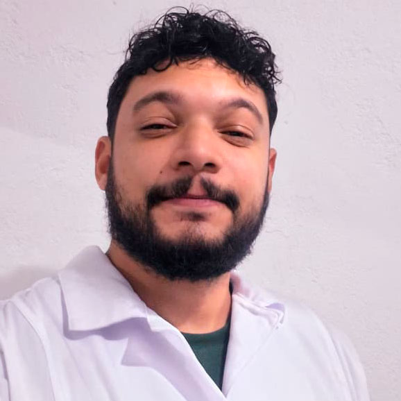 Jonathan Fragoso Psicólogo voluntário no Instituto Efatá
