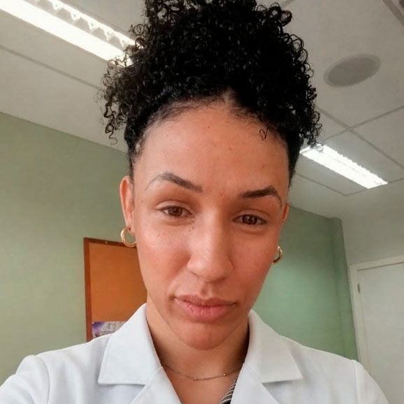 Priscila Oliveira Psicóloga voluntária no Instituto Efatá